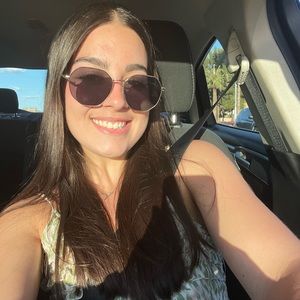 Meet your Posher, Ariana